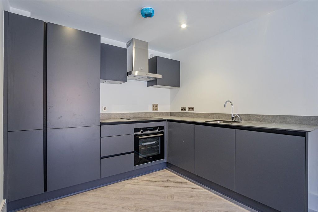 Property photo 2 of 8 Img - 2 Bed.Jpg