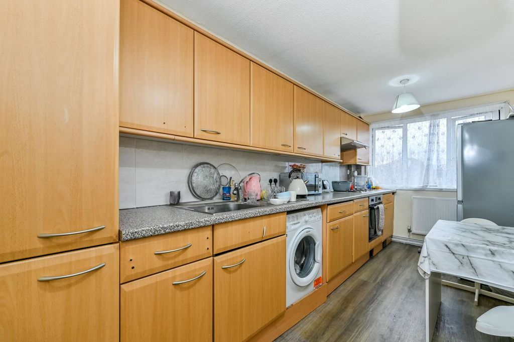 Property photo 3 of 11