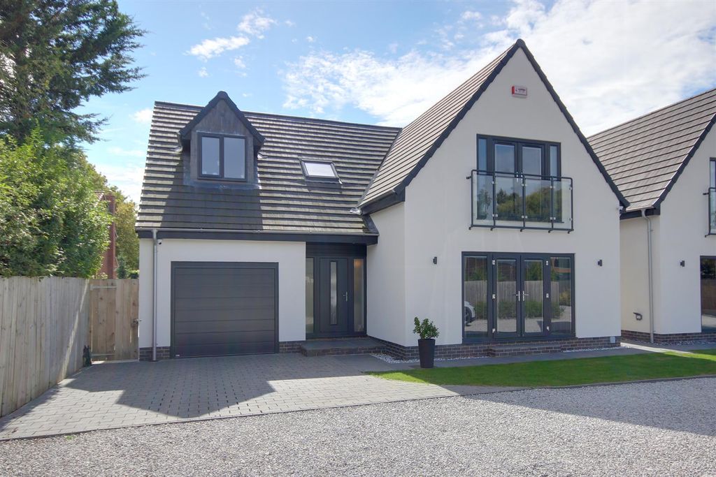 Property photo 1 of 23 Barney Close (1).Jpg