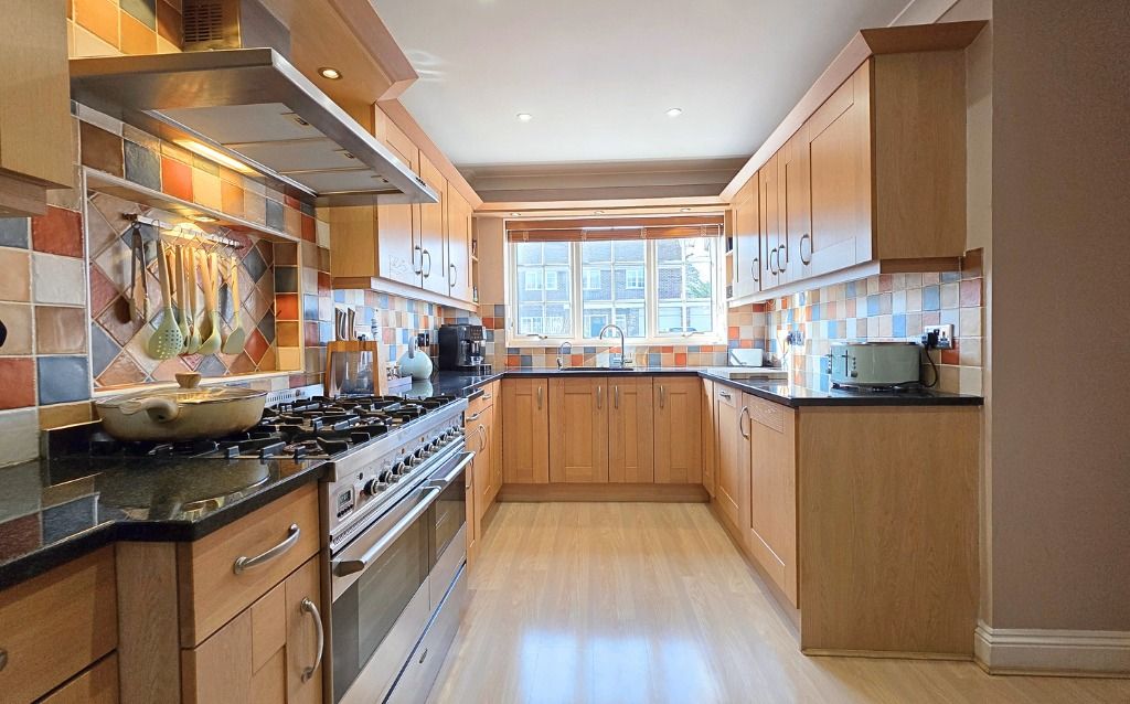 Additional image 7 of 4 bed detached house for saleDukes Wood, Crowthorne, Berkshire RG45