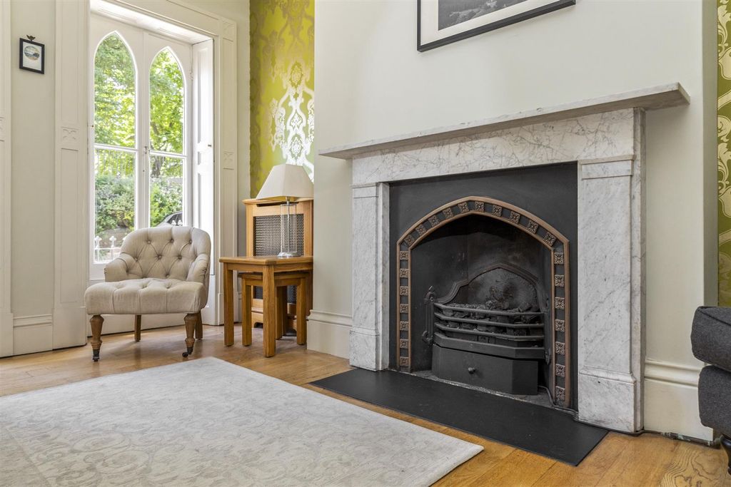 Property photo 2 of 19 Wykeham Terrace 8-013.Jpg