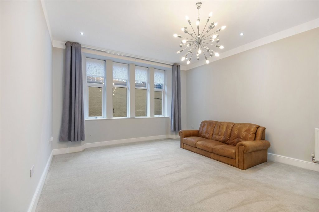 Property photo 2 of 21 Picture No. 04