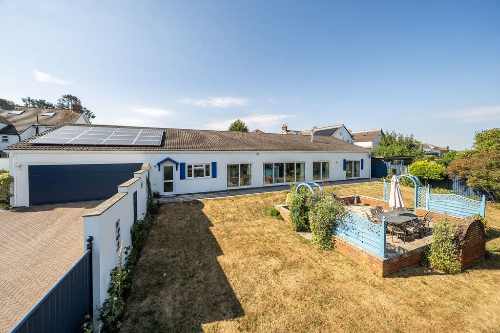Property photo 1 of 22