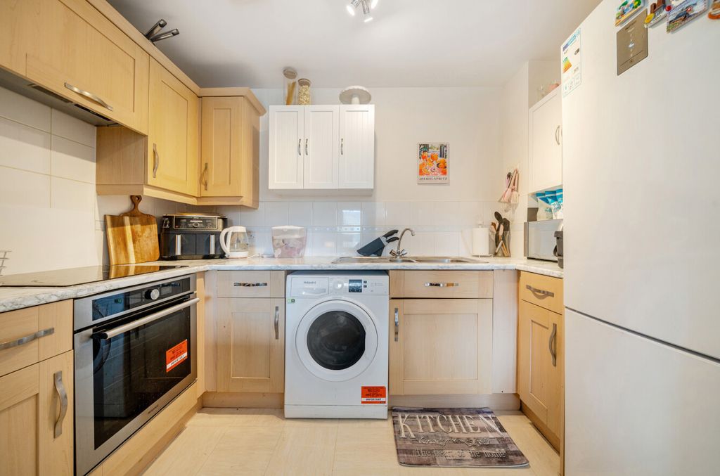 Property photo 3 of 22 1331200-10-6888E0...