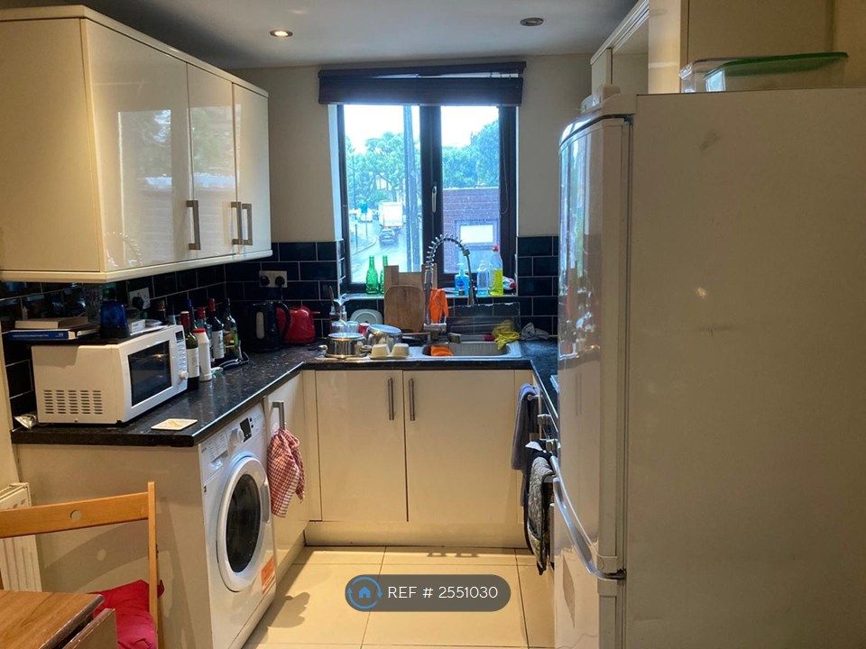 Property photo 1 of 11 Kitchen