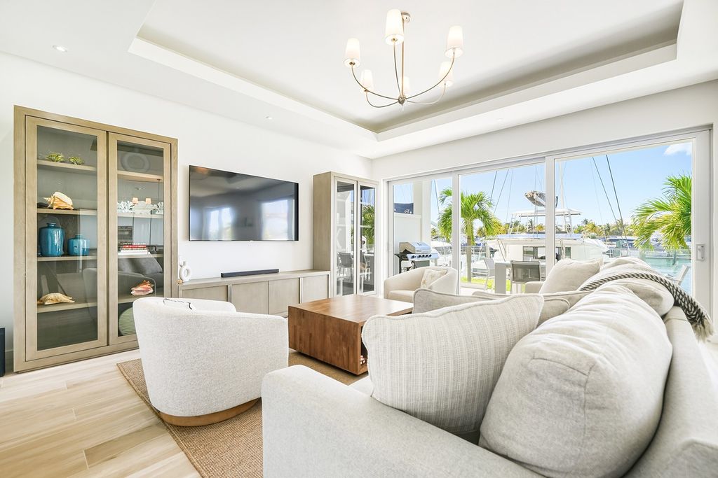 Property photo 1 of 28