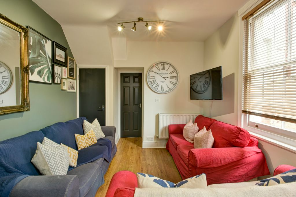 Property photo 1 of 6 Photo 0