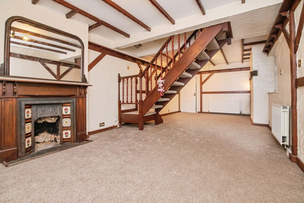 Property photo 3 of 17 Photo