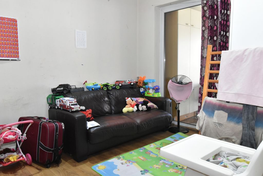 Property photo 2 of 4