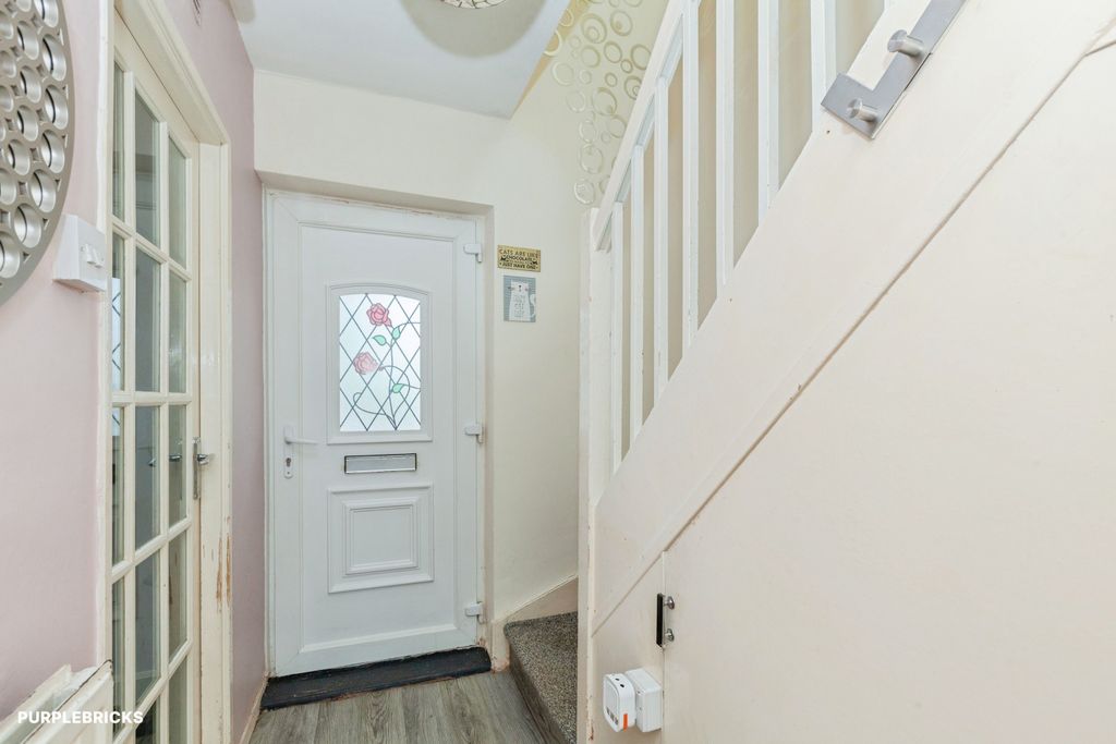 Property photo 2 of 21