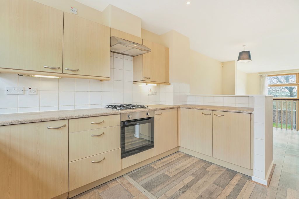 Property photo 2 of 32