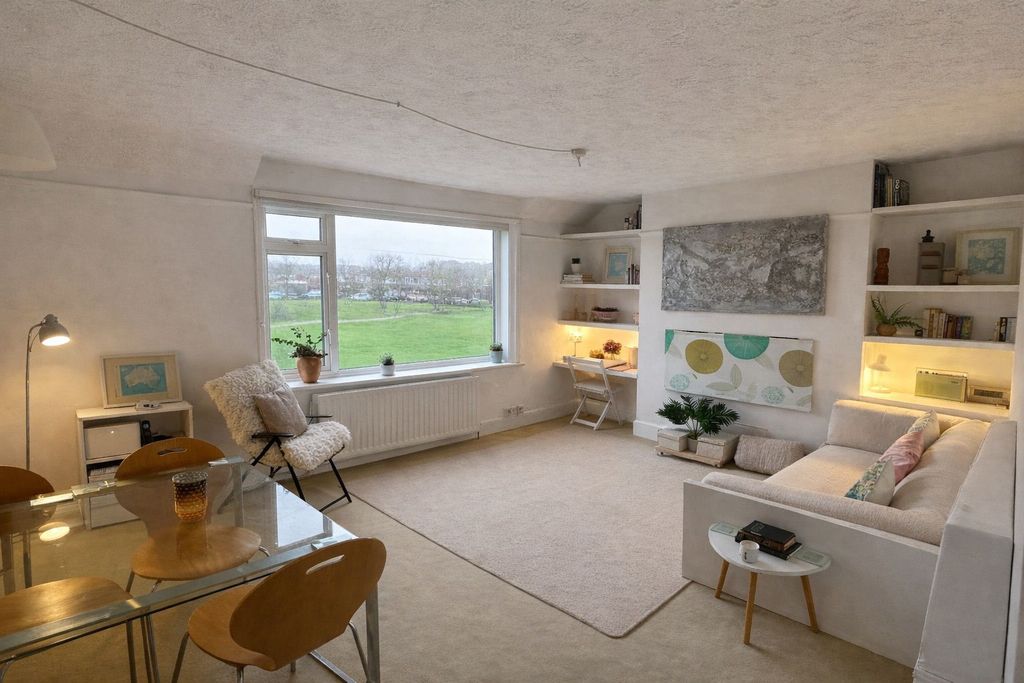 Property photo 2 of 7 Photo 8