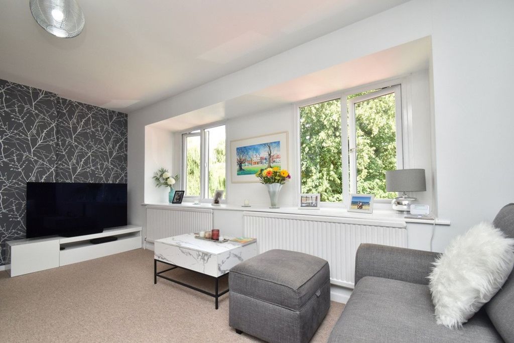 Property photo 3 of 26