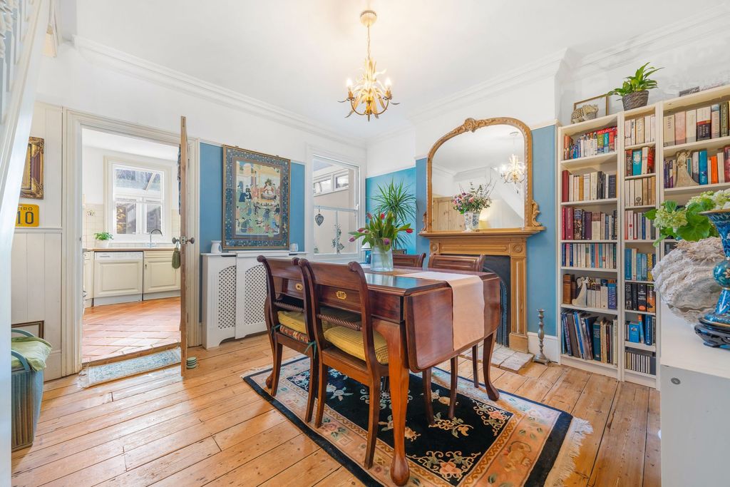 Property photo 2 of 14