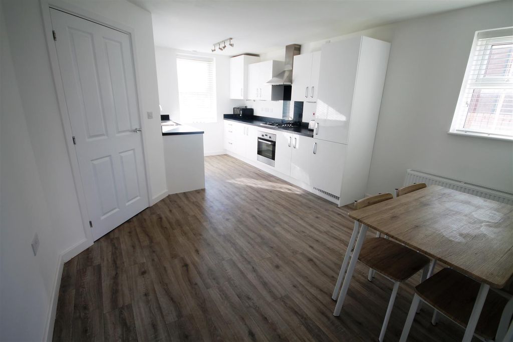 Property photo 2 of 9 Open Plan Kitchen And Dining Room