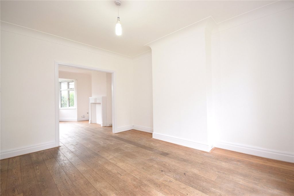 Property photo 2 of 12 Picture No. 19