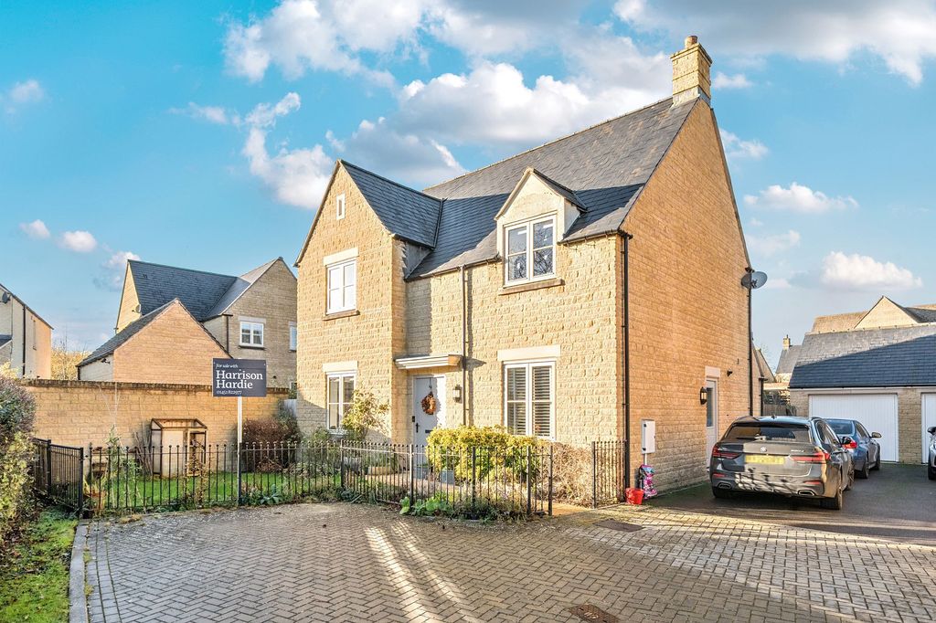 Property photo 1 of 19 Front