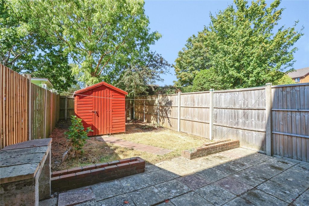 Property photo 3 of 26 Garden