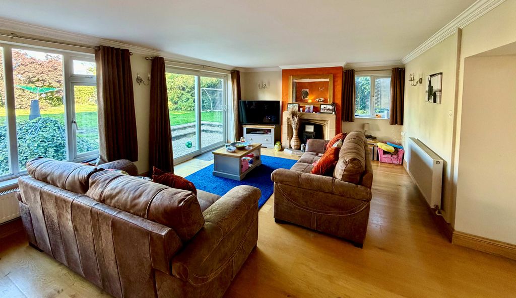 Property photo 3 of 34