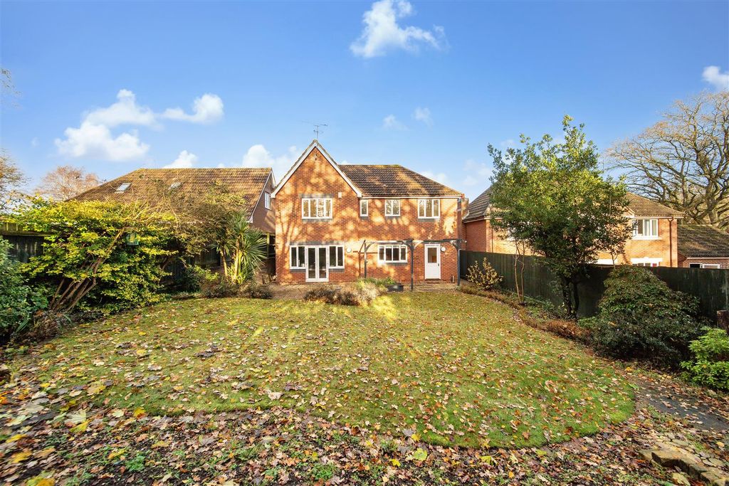 Property photo 1 of 20 Rush Close-12.Jpg