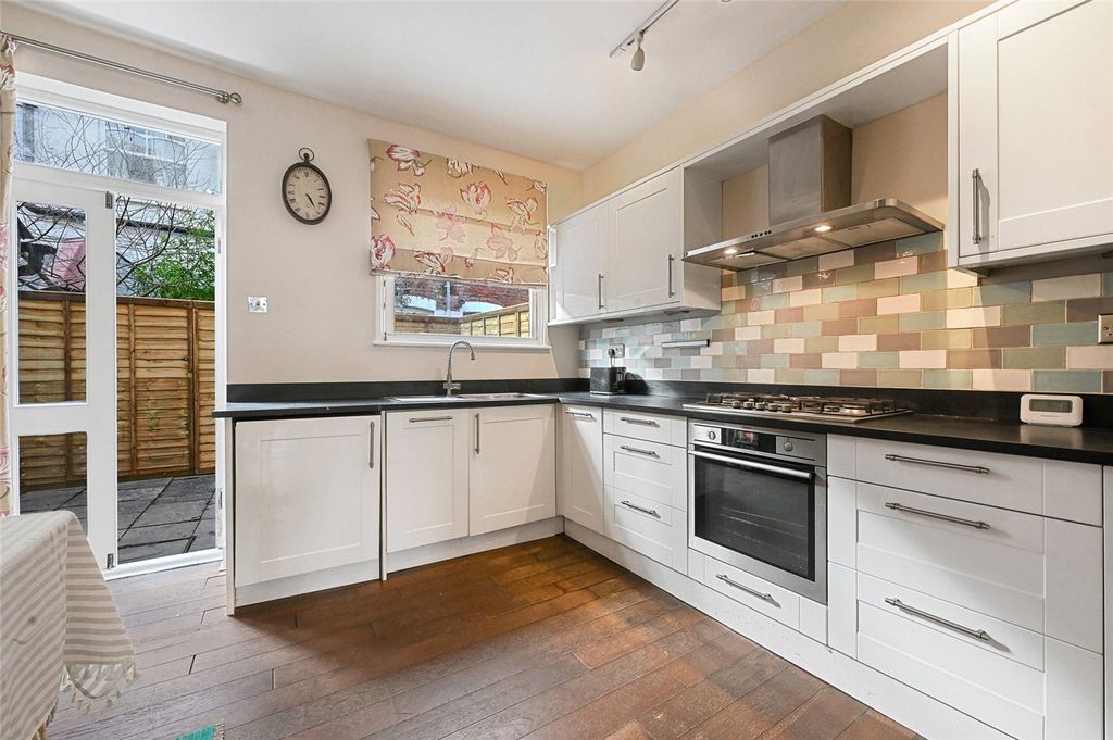 Property photo 3 of 11 Picture No. 10