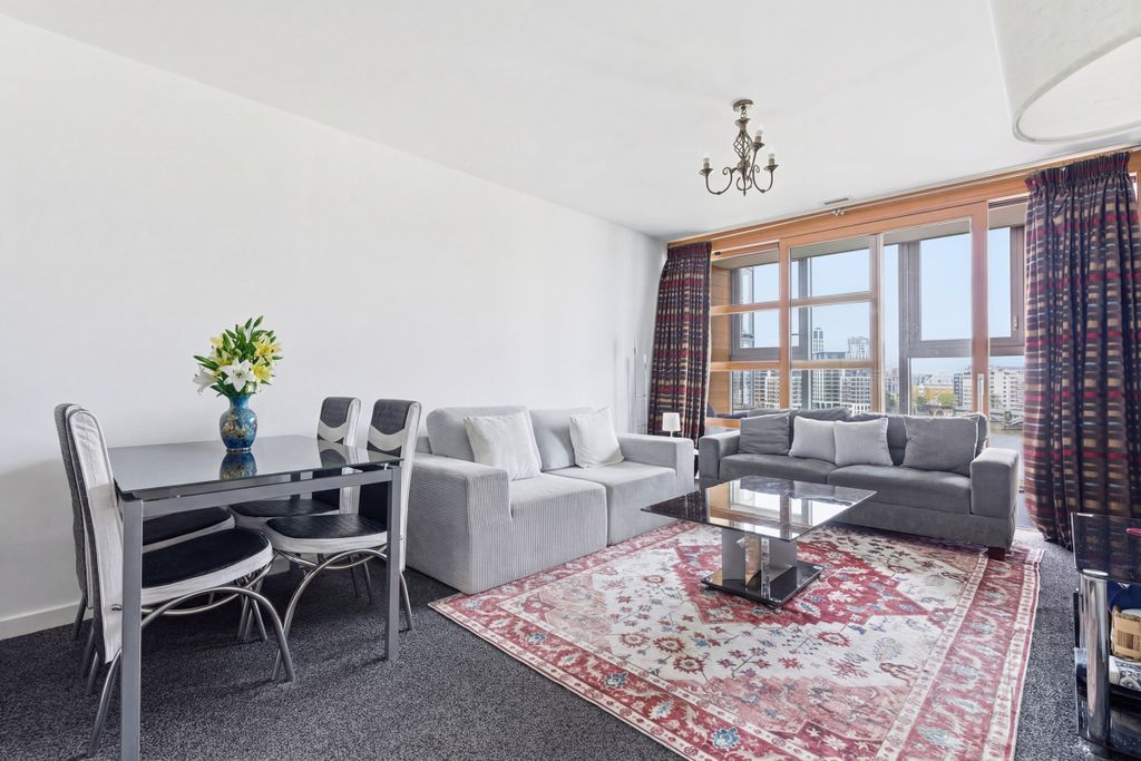 Property photo 3 of 11