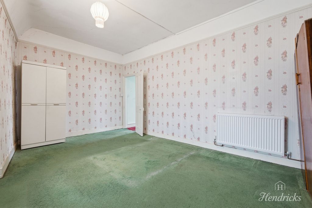 Property photo 3 of 24