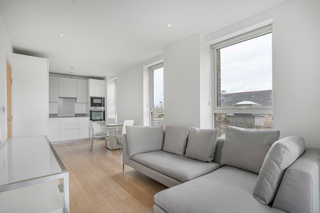 Property photo 2 of 18 Reception Room