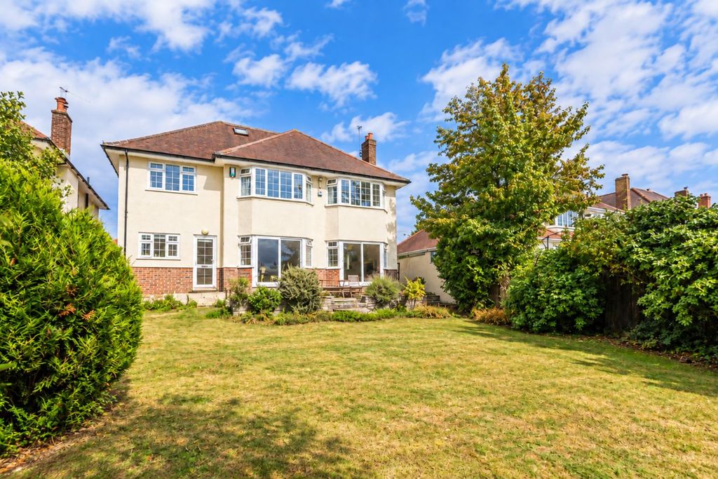 Property photo 2 of 23