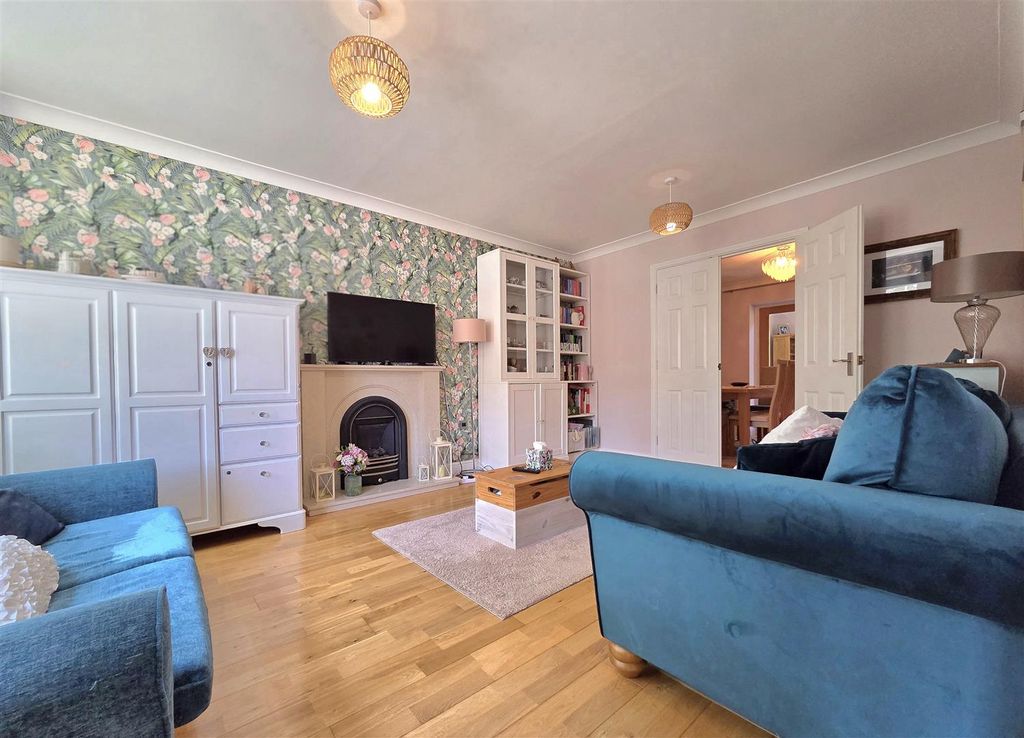 Property photo 2 of 19