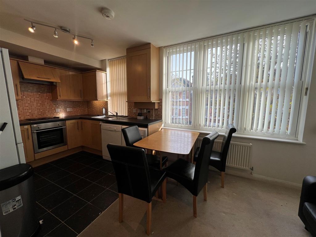 Property photo 3 of 8 4.Jpg