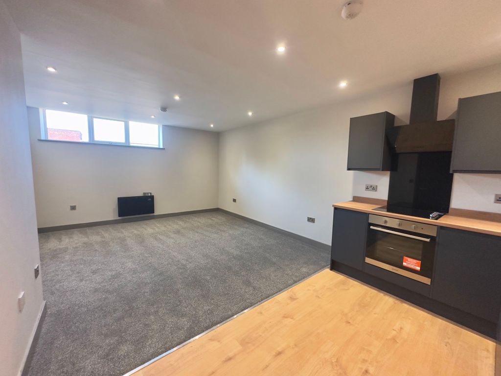 Property photo 1 of 16 Kitchen - Lounge