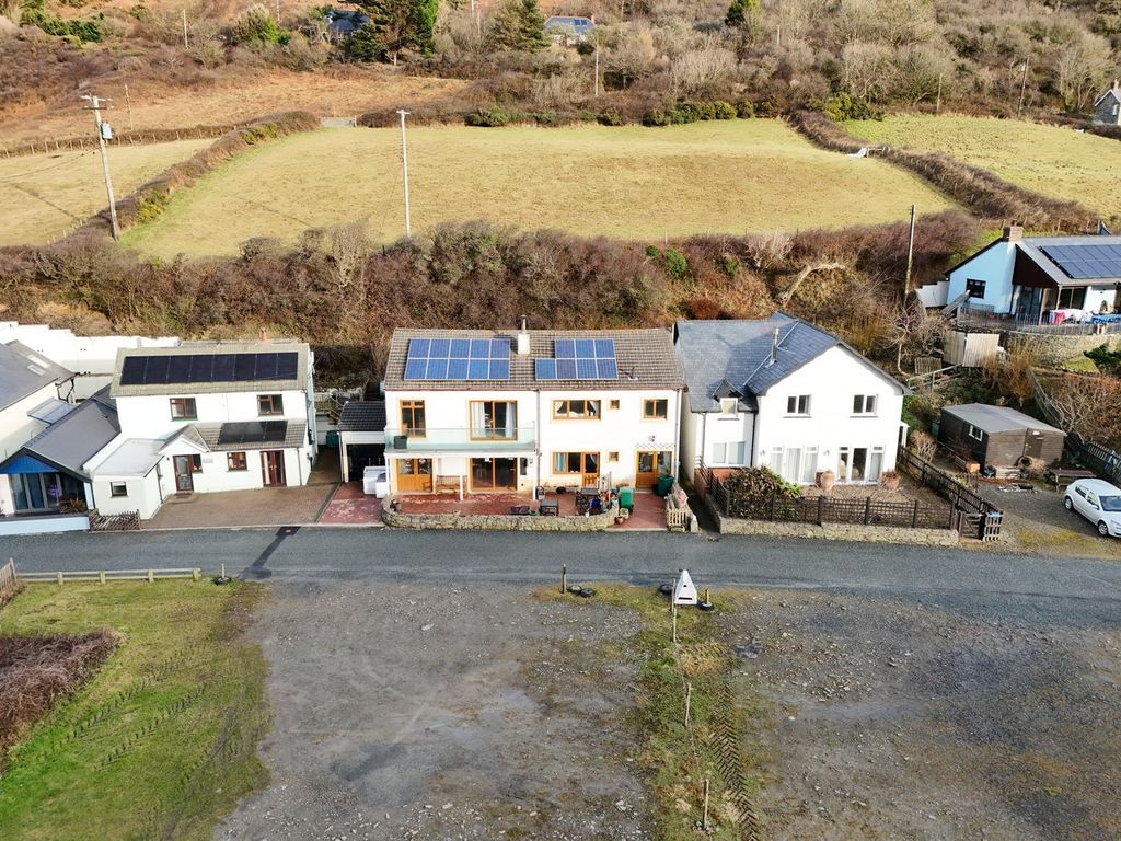 Property photo 2 of 40