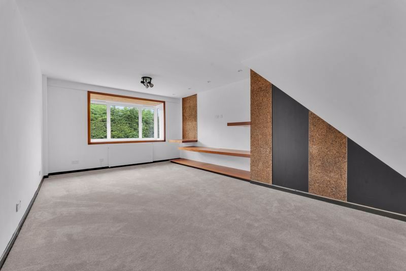 Property photo 3 of 10 Living Room