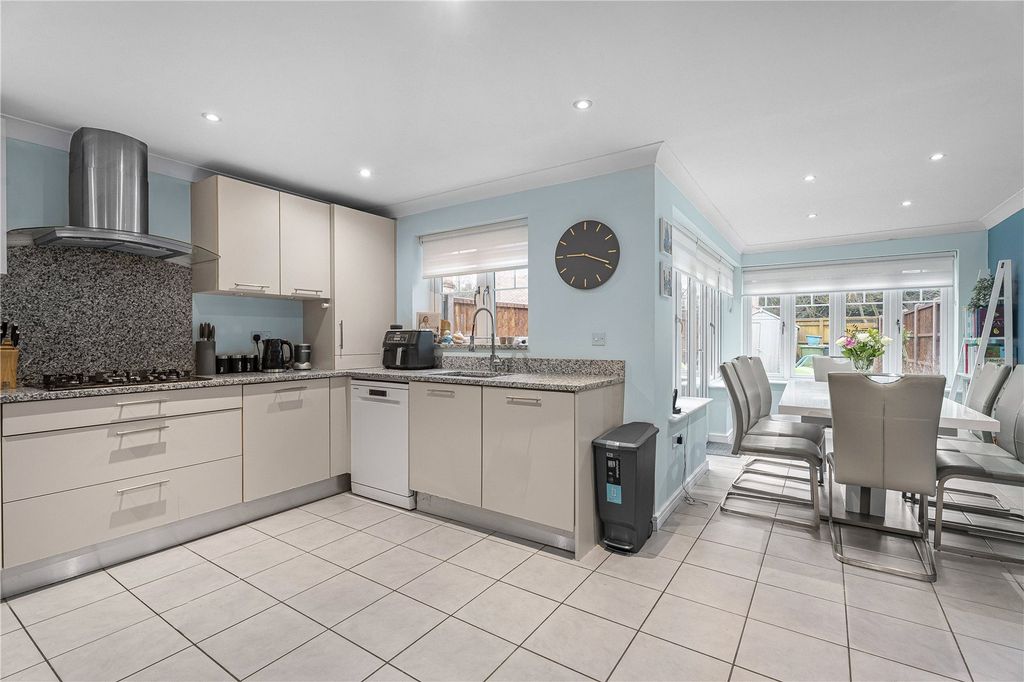 Property photo 1 of 24 Picture No. 25