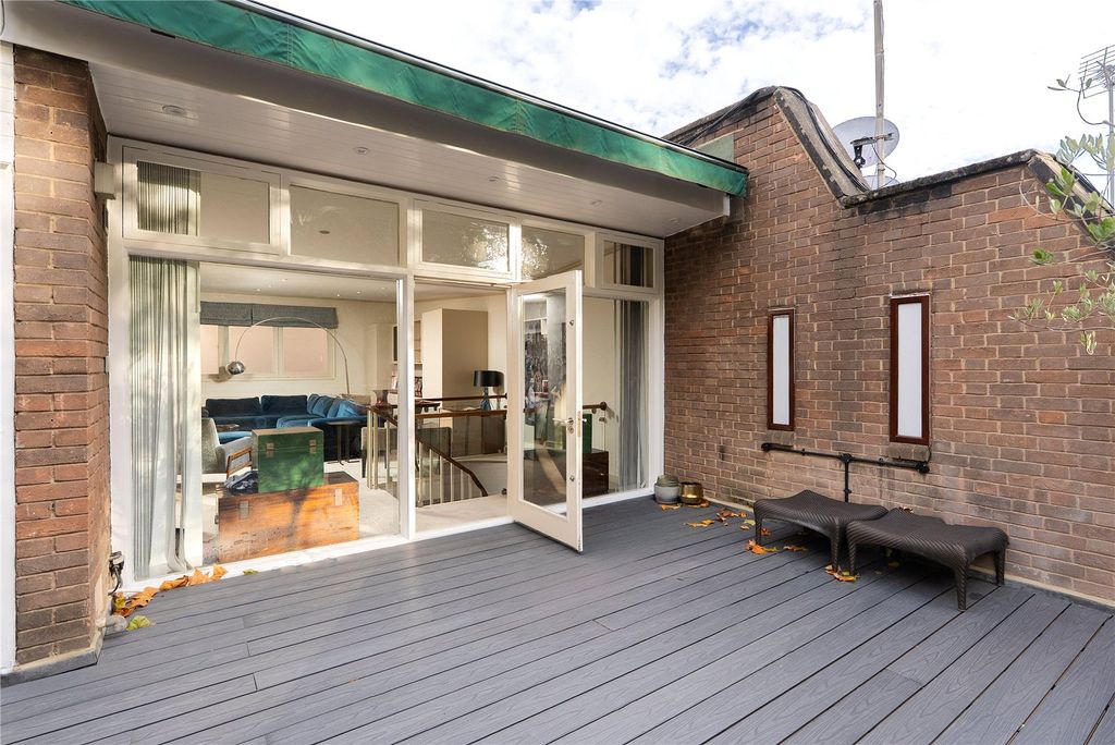 Property photo 2 of 16 Picture No. 12