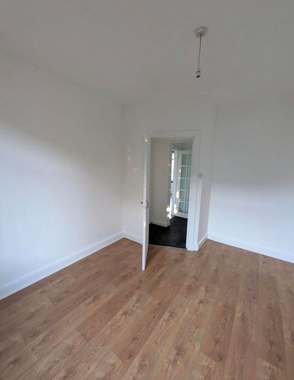 2 bed flat to rentWhiteside, Bathgate EH48 photo 4