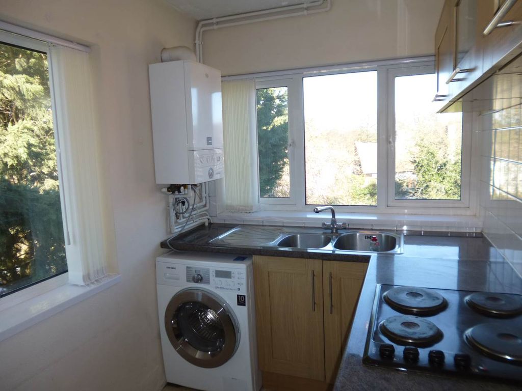 Property photo 3 of 6 Clare Court Kitchen