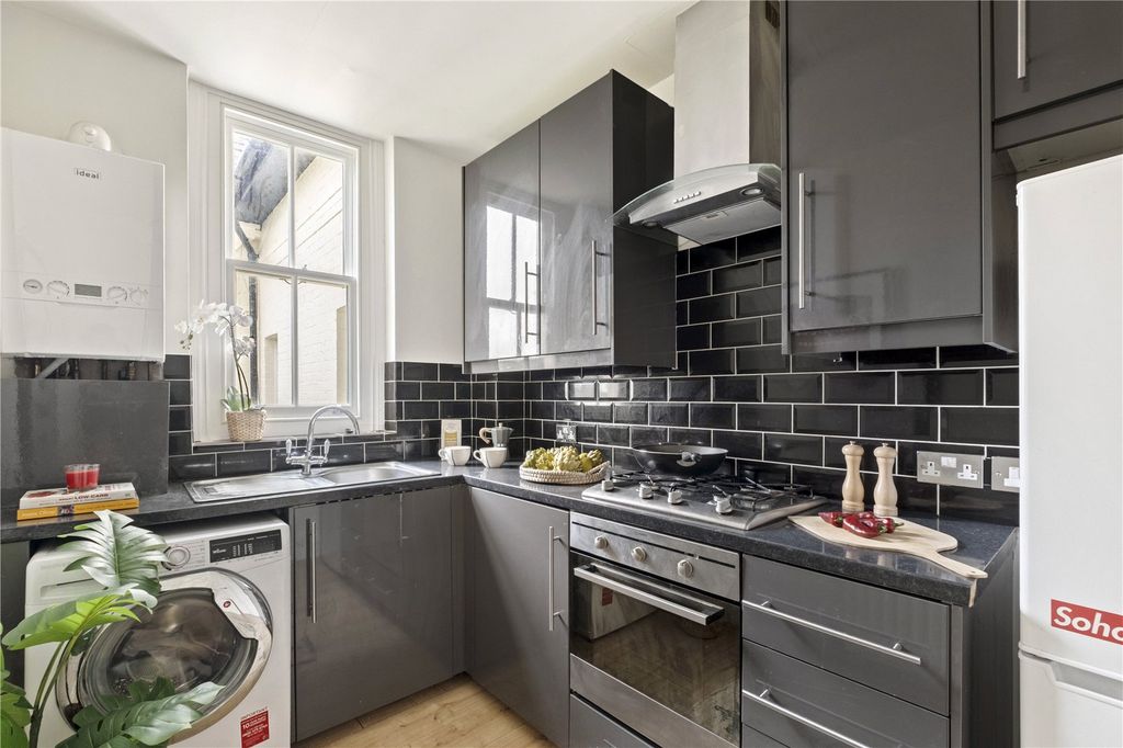 Property photo 2 of 20 Picture No. 19