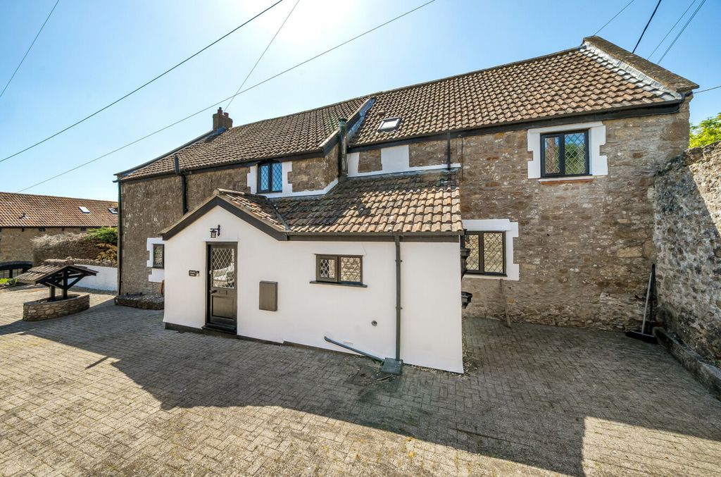 Property photo 1 of 44 1281793-67-682732...