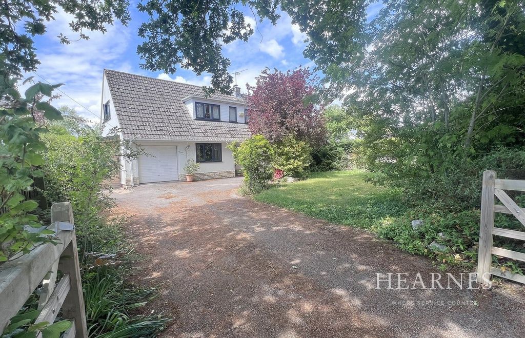 Property photo 1 of 32
