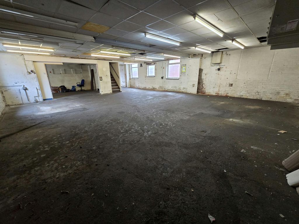 Property photo 2 of 11 Ground Floor Workshop