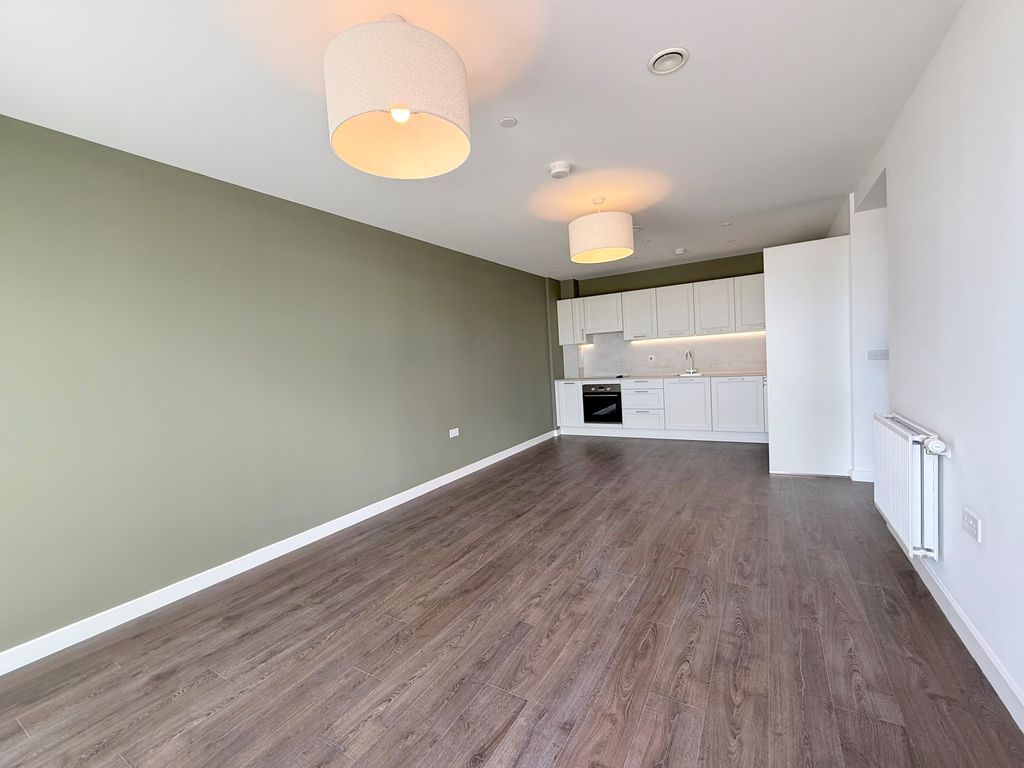 Property photo 1 of 13 Photo 6
