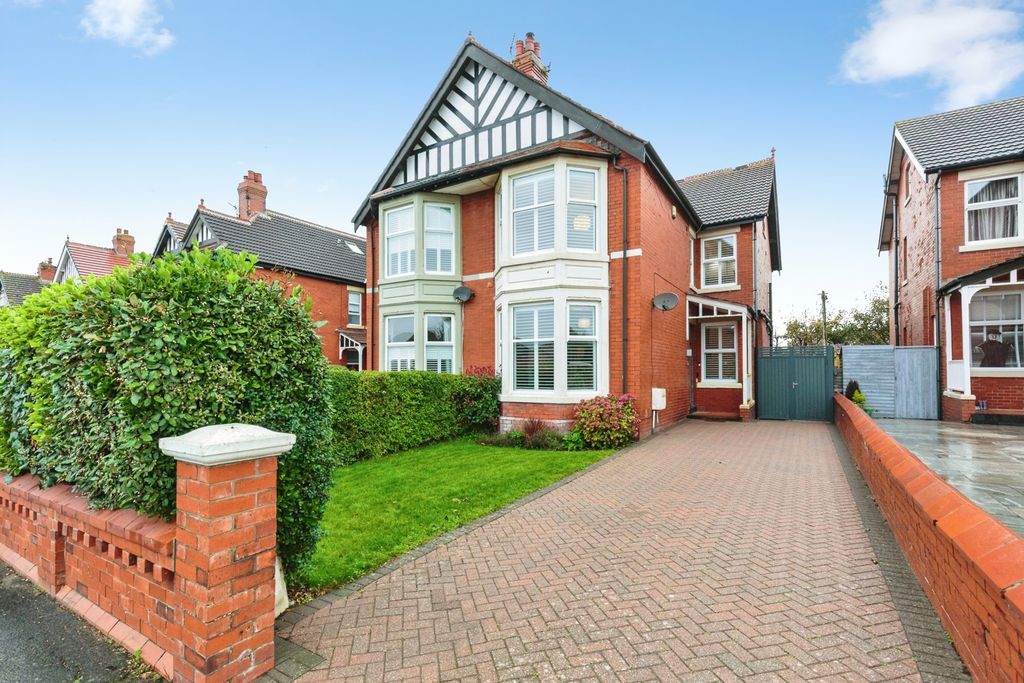 Property photo 1 of 30 Pbox-Img.Jpg