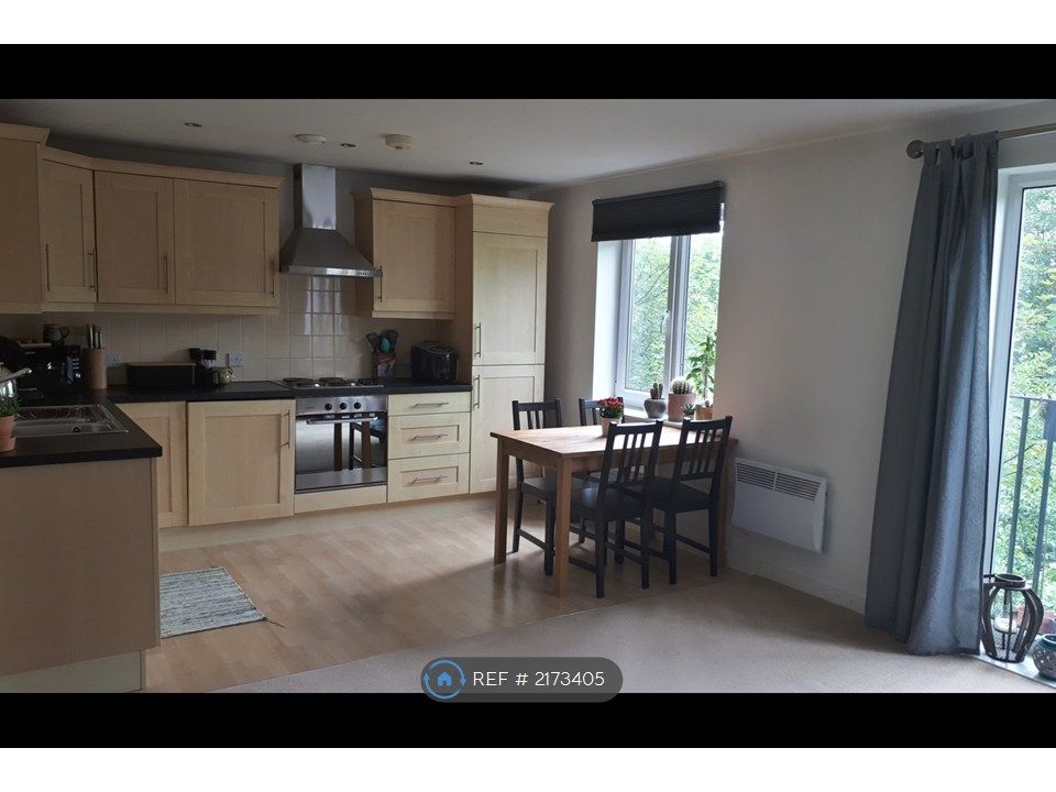 Property photo 1 of 4 Kitchen/Dining Area