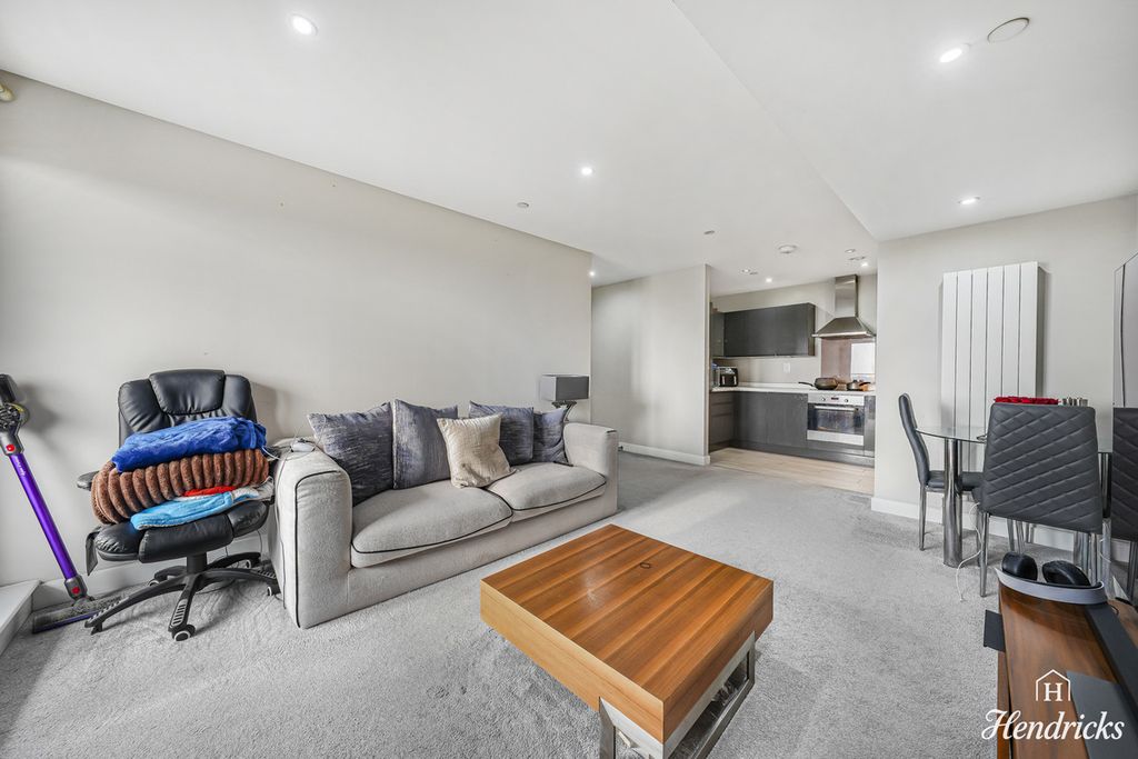 Property photo 3 of 20