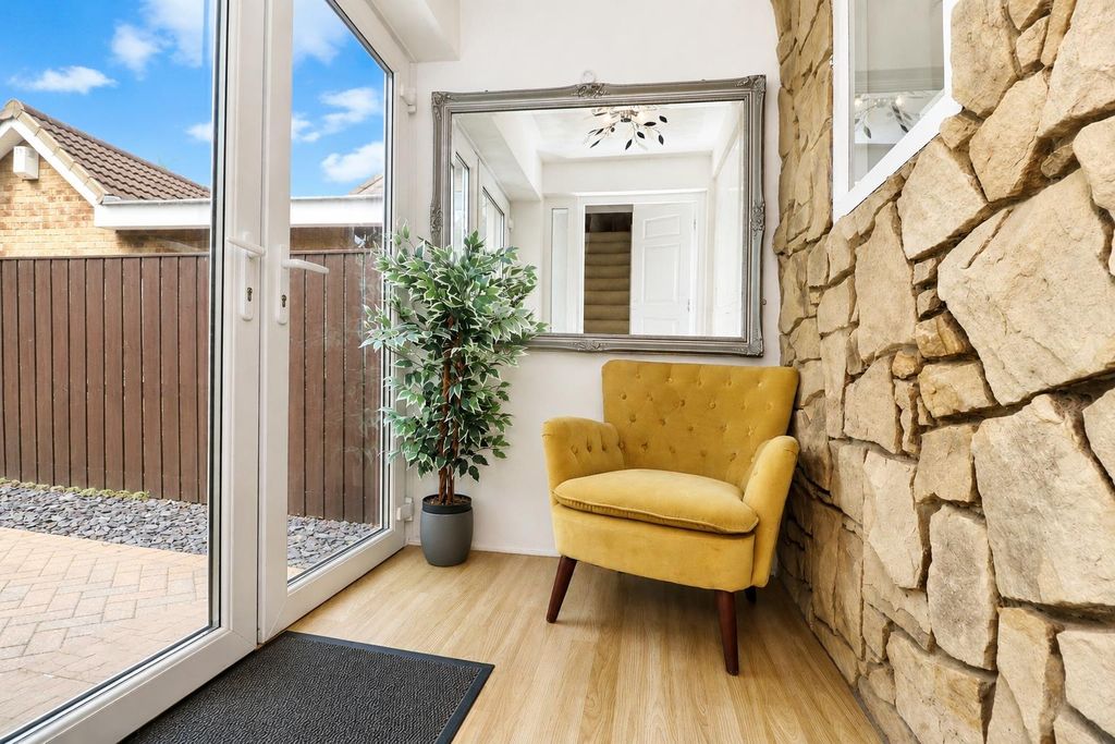 Property photo 2 of 24