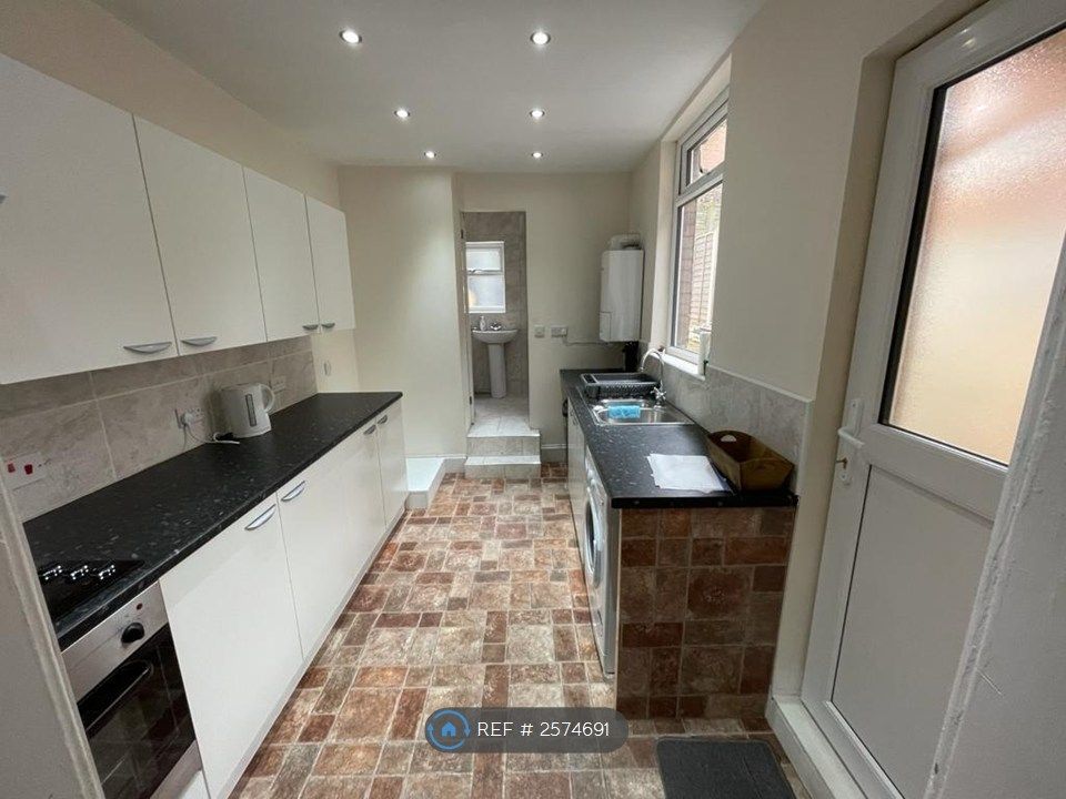 Property photo 1 of 15 Kitchen