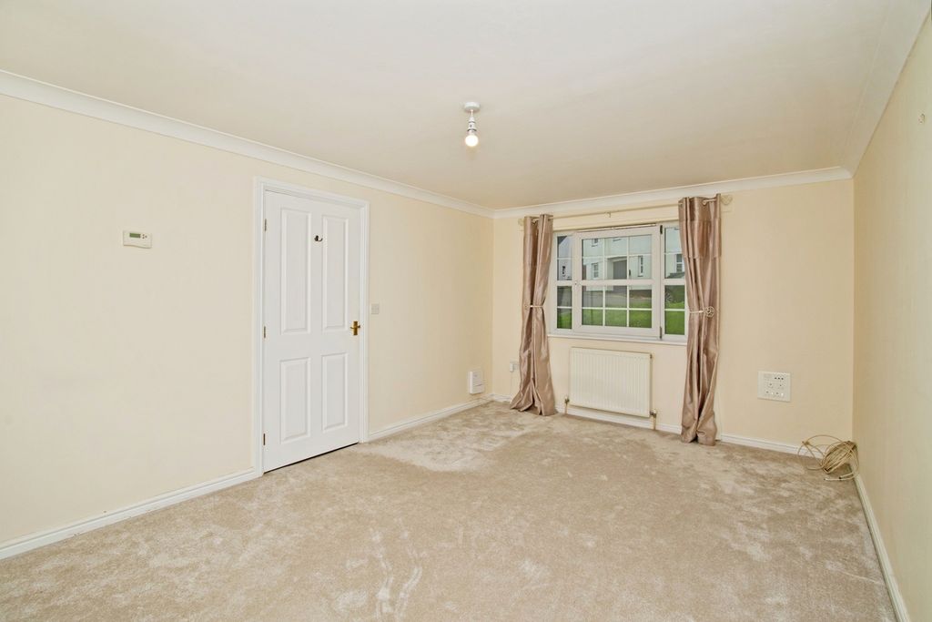 Property photo 2 of 17 Photo