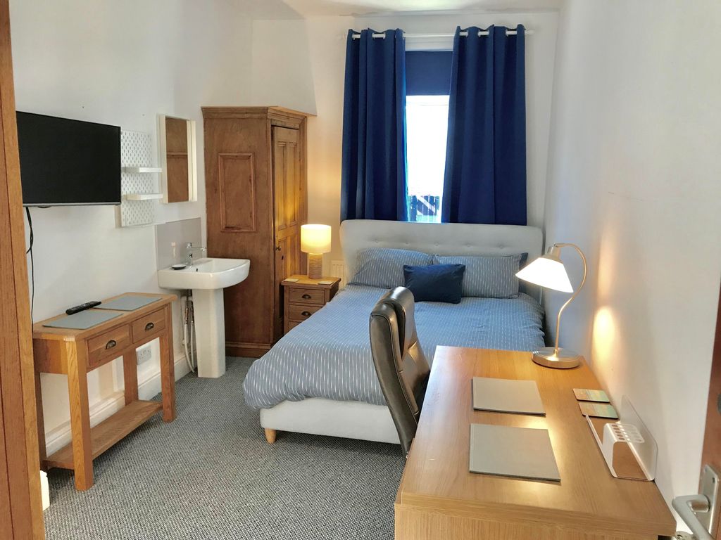 Property photo 1 of 32